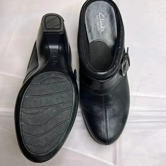 Clarks bendables clogs size 6 1/2m in black - Picture 3 of 5